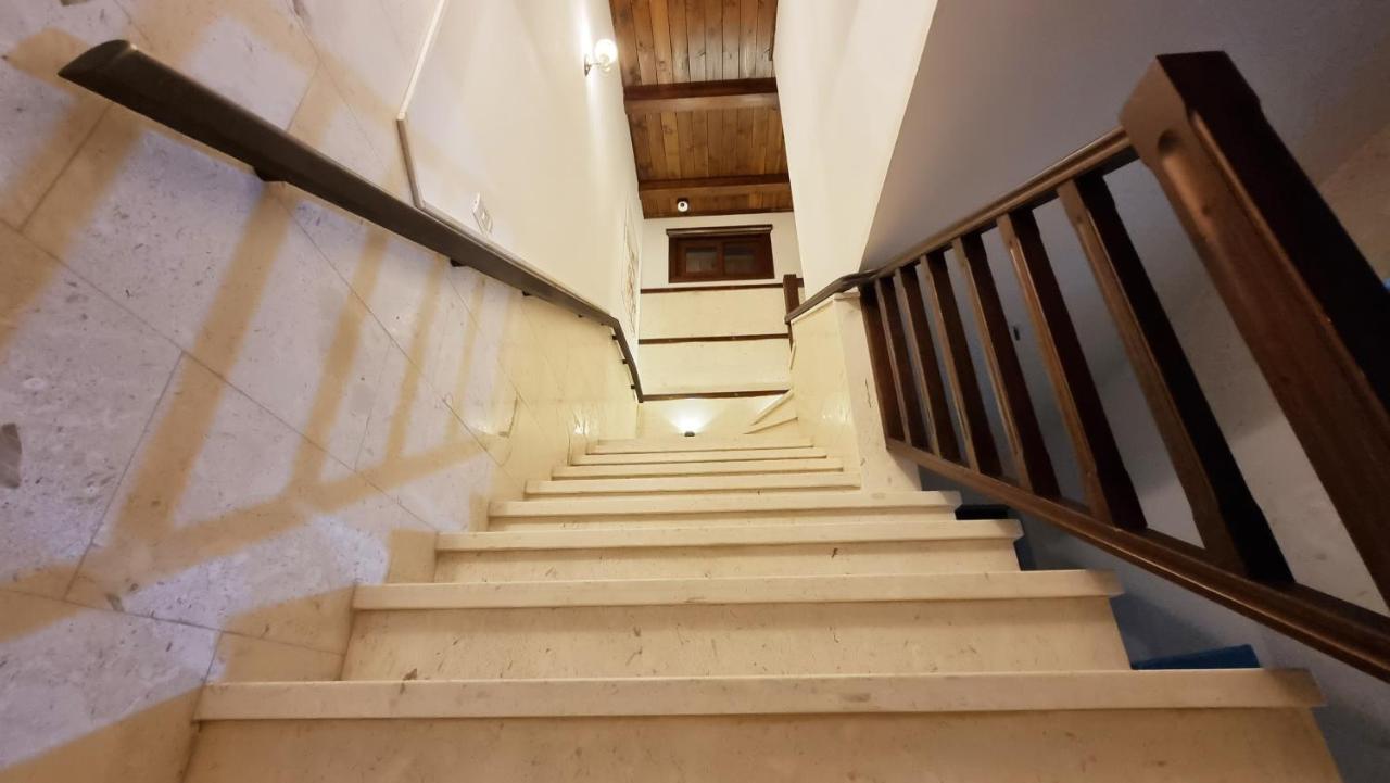 Master Hotel Μπεράτ Εξωτερικό φωτογραφία